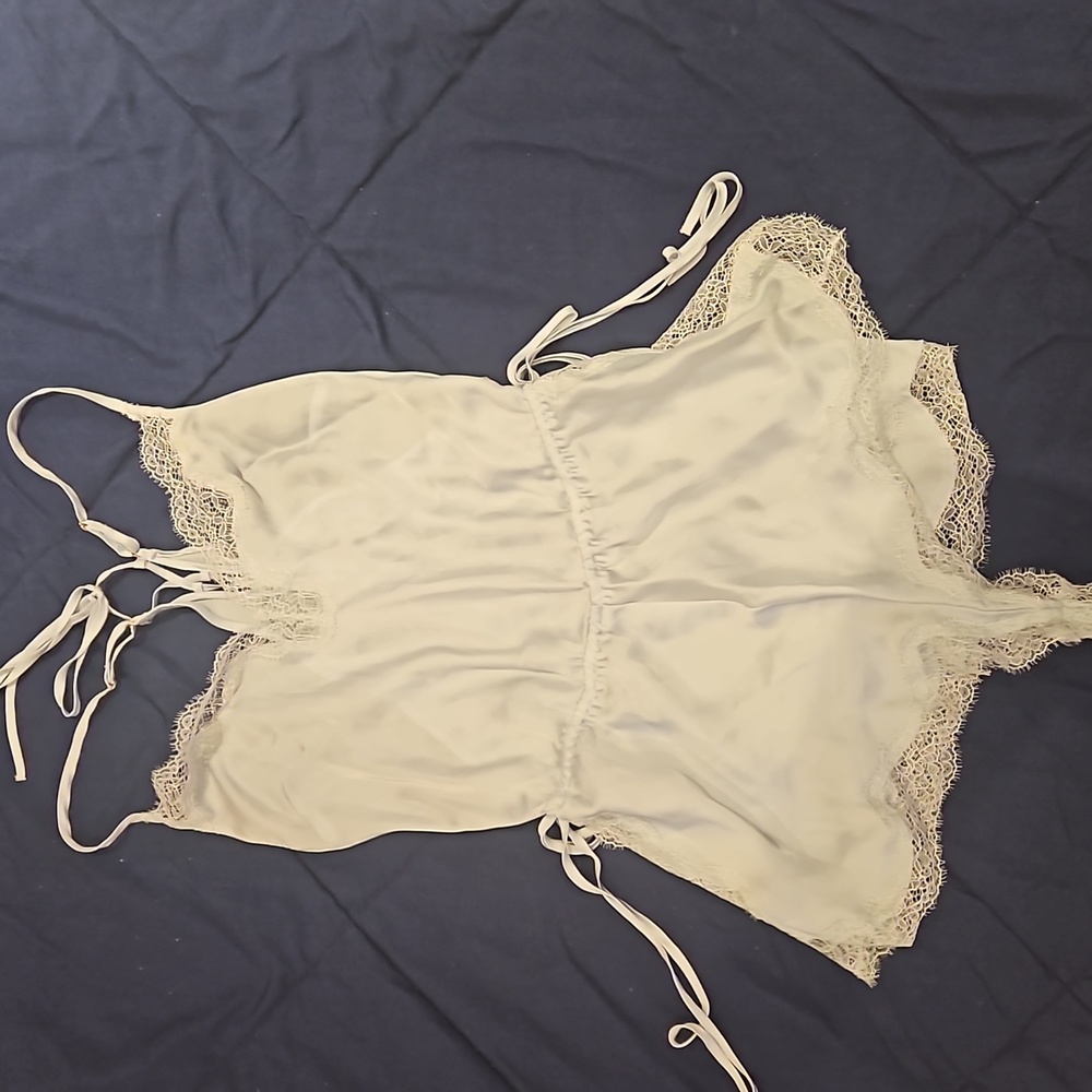 Victoria's Secret satin side and back tie sleep romper sz xs
